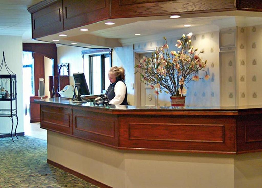 Ambassador Hotel 萨德伯里 外观 照片