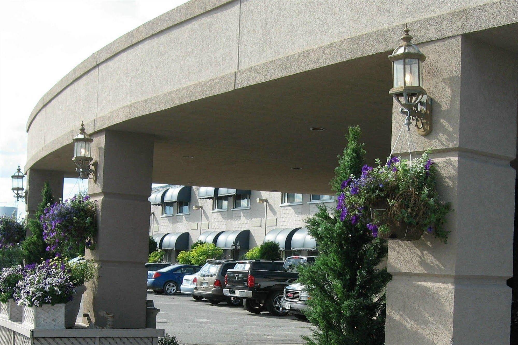 Ambassador Hotel 萨德伯里 外观 照片