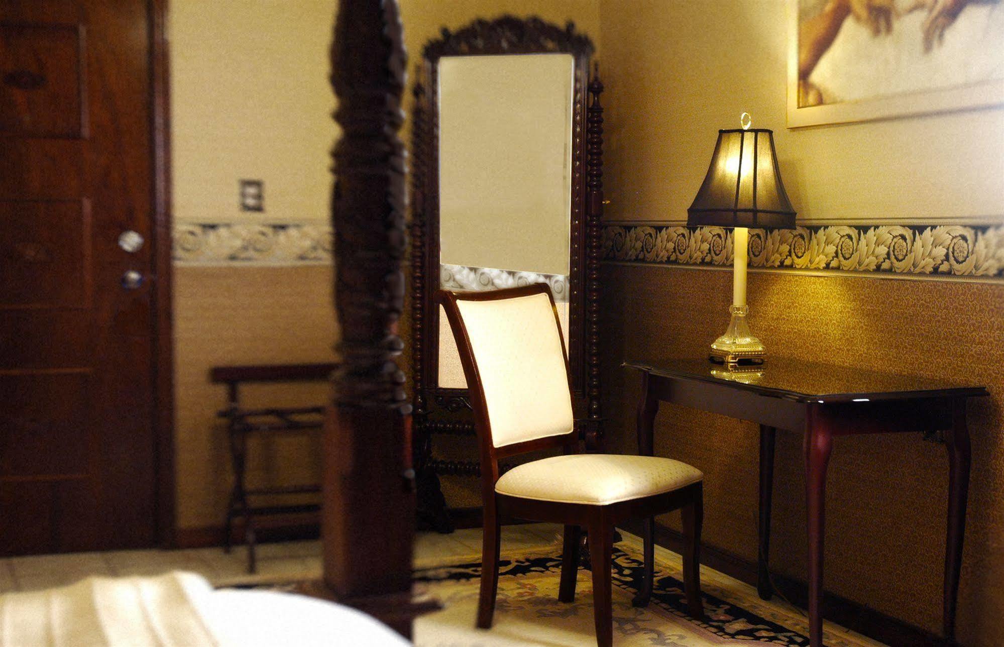 Ambassador Hotel 萨德伯里 外观 照片